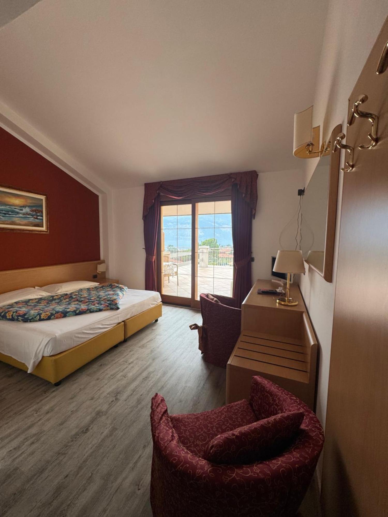Hotel Alpi Malcesine Eksteriør bilde